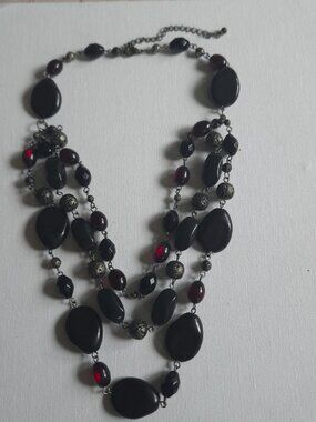 Vintage Gothic‎ Black & Deep Red 3-Strand Statement Necklace Chunky Pebble Bead